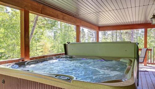 Three-Bedroom Holiday Home 