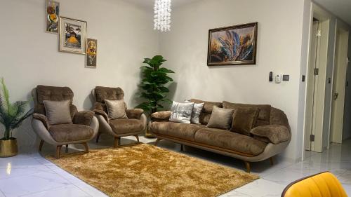 Deluxe Two-Bedroom Apartment with Garden View