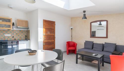 Superior One-Bedroom Apartment