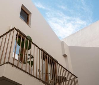 Camara- Two Floor Suite with City View