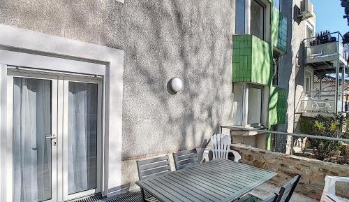 Apartment (2 Adults)