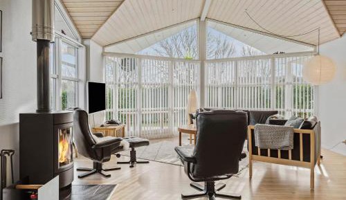 Three-Bedroom Holiday Home 