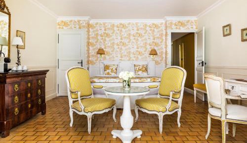 Deluxe Family Suite