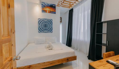 Deluxe King Suite