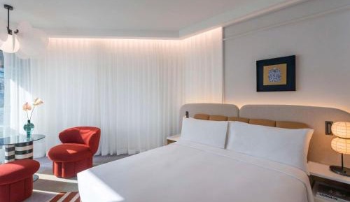 Premier Skyline King Room