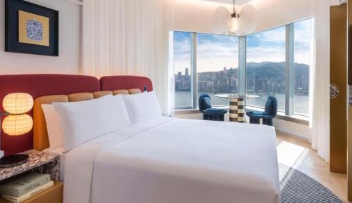 Harbor King Suite