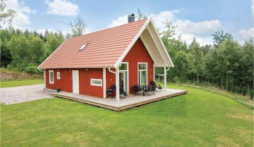 Three-Bedroom Holiday Home 