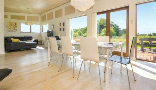 Four-Bedroom Holiday Home