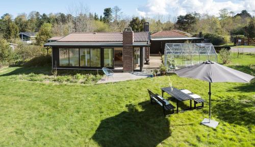 Three-Bedroom Holiday Home 
