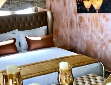 Deluxe Suite with Spa Bath