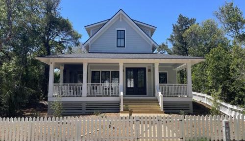 Three-Bedroom Holiday Home 