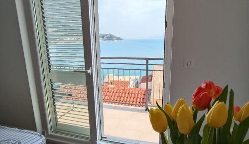 Studio Apartment with Sea View