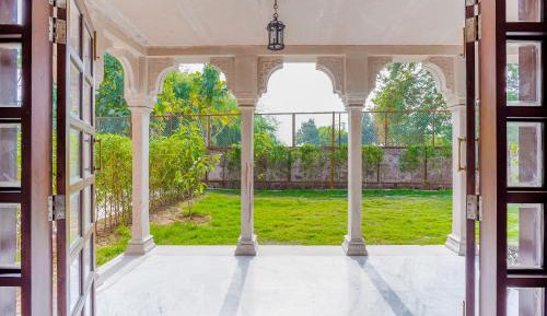 Villa with Garden View