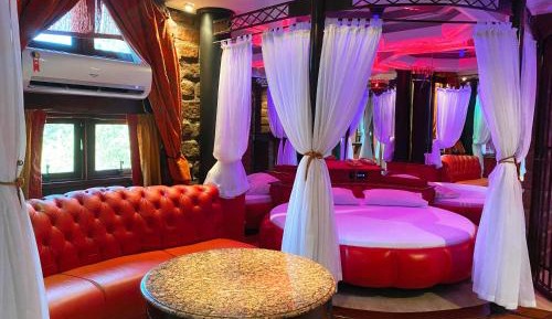 Deluxe Suite with Spa Bath