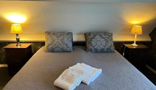 Deluxe Double Room With Bathroom
