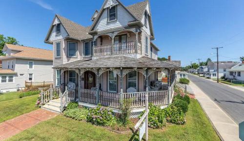 Four-Bedroom Holiday Home