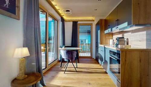Apartment with Mountain View