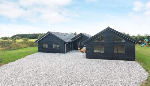 Seven-Bedroom Holiday Home