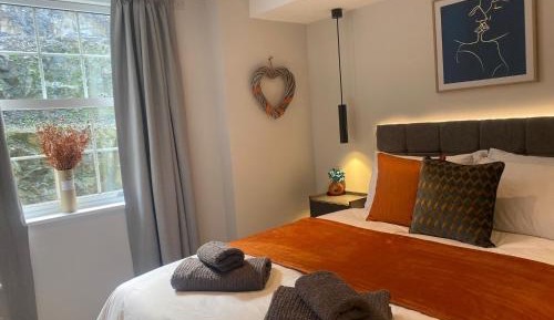 One-Bedroom Deluxe Apartment
