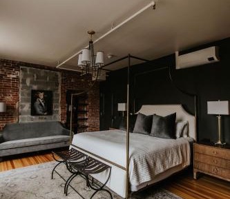 Superior King Suite