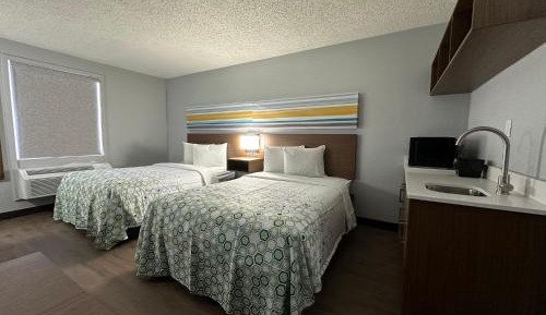 Studio Room with Two Double Beds Non-Smoking