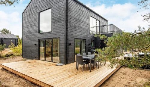 Four-Bedroom Holiday Home
