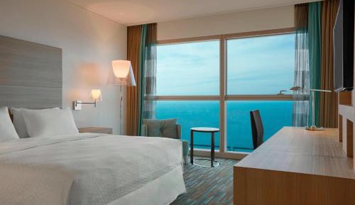 Premium Queen Room with Sea View