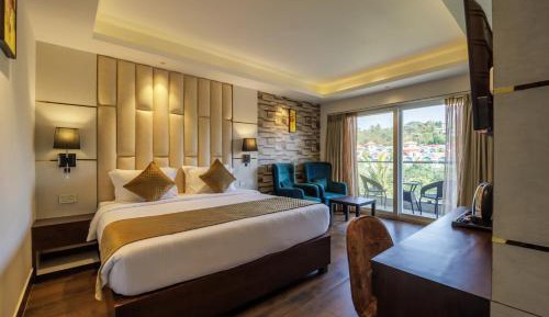 Deluxe Double Room with Balcony