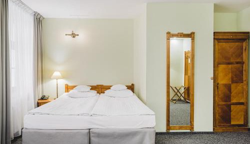 Large Double Room