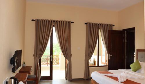 Deluxe Double or Twin Room with Balcony