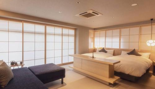 Suite Room with Private Bathroom-Temple View