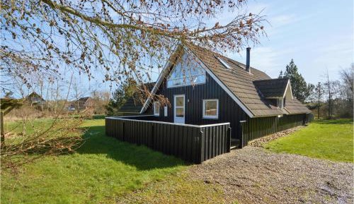 Three-Bedroom Holiday Home 