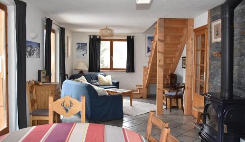 Chalet (8 Adults)