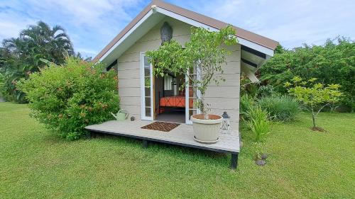 Bungalow with Garden View