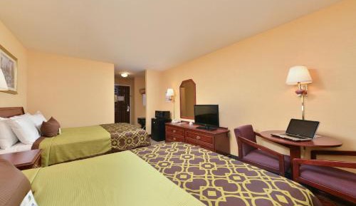 Queen Room with Two Queen Beds - Non-Smoking