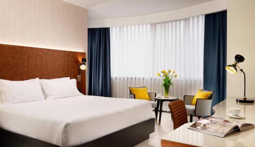 Deluxe Queen Room