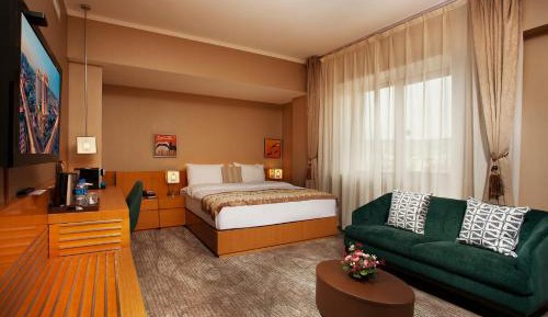 Suite with King Bed