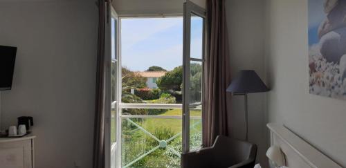 Superior Double Room with Garden View - Wellness Center Access