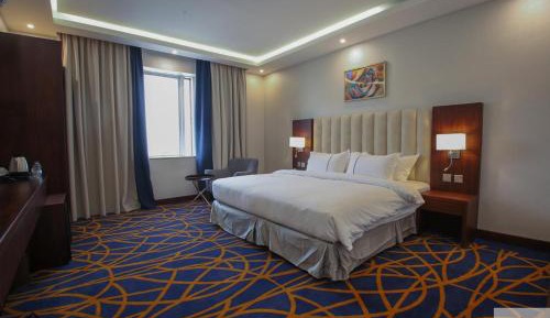 Deluxe Suite