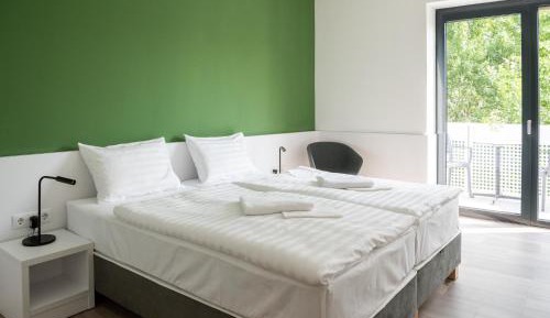 Standard Queen Room