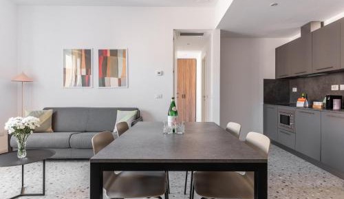 Superior One Bedroom Apartment with Balcony