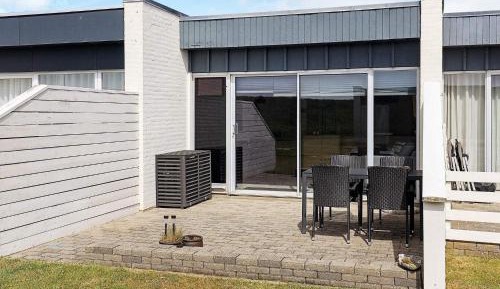 One-Bedroom Holiday Home