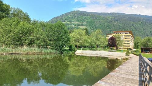 Two-Bedroom Apartment with Balcony and Lake View