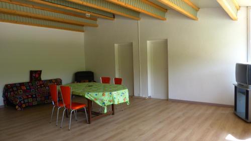 Studio with Mountain View