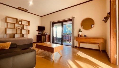 Queen Honeymoon Room