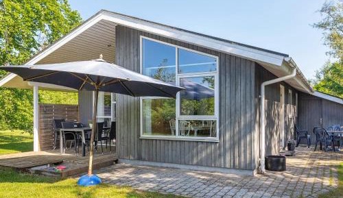 Three-Bedroom Holiday Home 