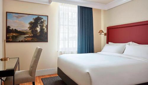 Business King Room