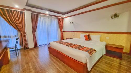 King Room with Balcony
