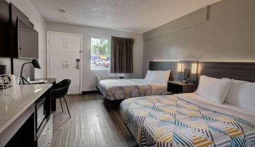 Queen Room with Two Queen Beds - Disability Access - Roll In Shower