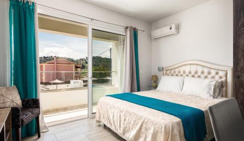 Superior Two-Bedroom Apartment with Pool View